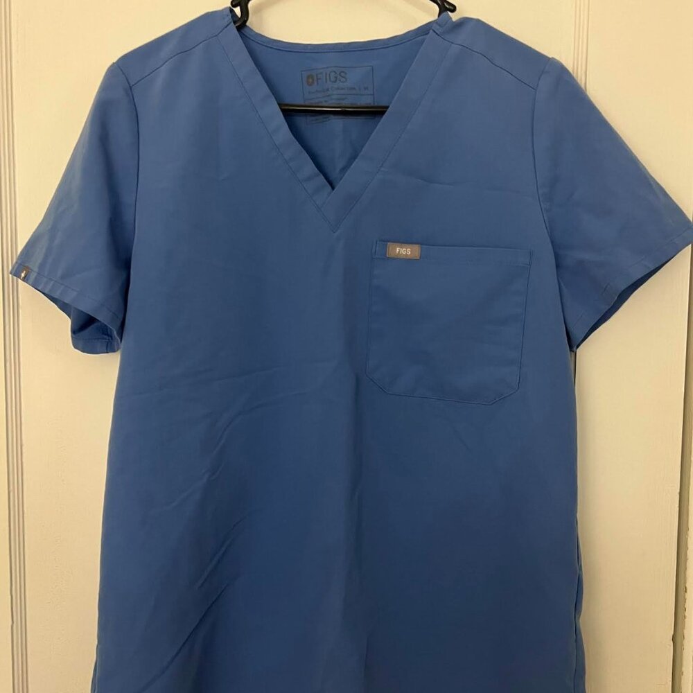 Catarina One-Pocket Scrub Top
